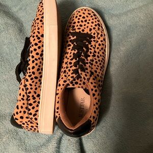 JustFab Black and Tan Sneakers